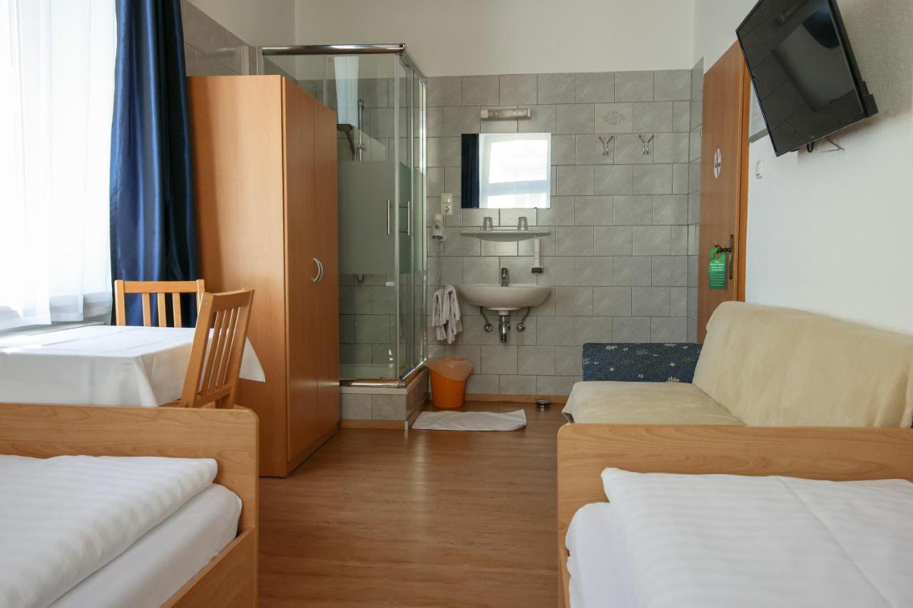 Hotel "Wilder Mann" Linz Luaran gambar